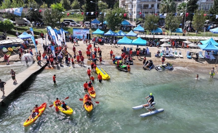 Büyükşehir’in Engelsiz Deniz Festivali’nde engeller aşıldı