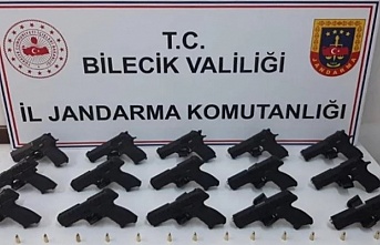 Bozüyük'te ruhsatsız tabancalara el konuldu