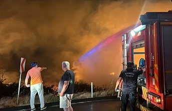 Manisa Akhisar'da korkutan yangın kontrol altında