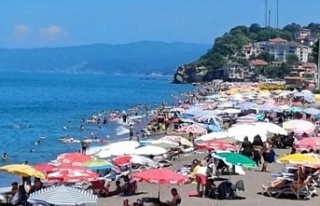 Akçakoca sahilinde bayram yoğunluğu