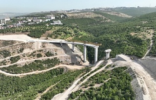 Dilovası Hastane Yolu’nda 40 kirişin montajı...