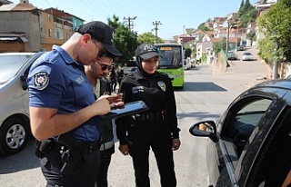  Aranan 10 şahıs uygulamada yakalandı!